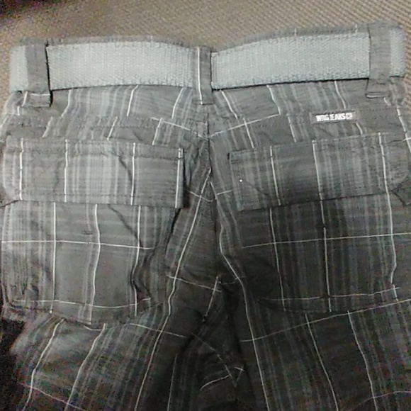 NWT Boys shorts with belt - Picture 4 of 4